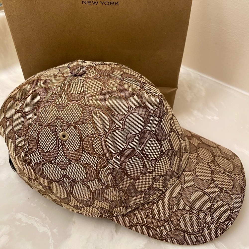 Coach hat - Picture 5 of 6